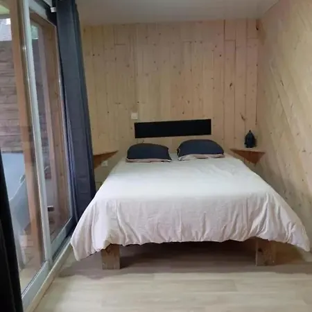 Chalet Charmant Avec Jacuzzi A Du Bosc